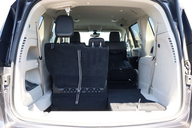 Used 2023 Chrysler Pacifica Touring-L image 31