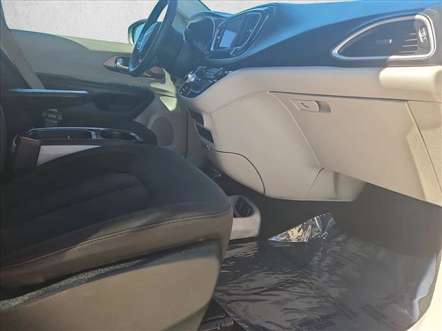 Used 2018 Chrysler Pacifica Touring Plus w/ Tire & Wheel Group image 24
