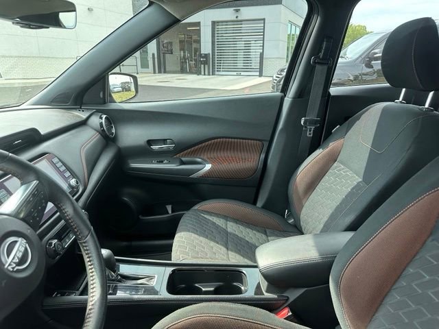 Used 2022 Nissan Kicks SR w/ Interior Electronics Package FWD image 8