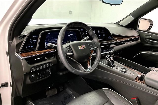 Used 2023 Cadillac Escalade Premium Luxury w/ Performance Package AWD/4WD image 16