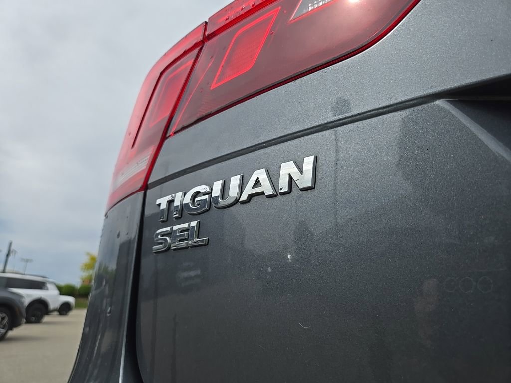 Used 2021 Volkswagen Tiguan SEL AWD/4WD image 5