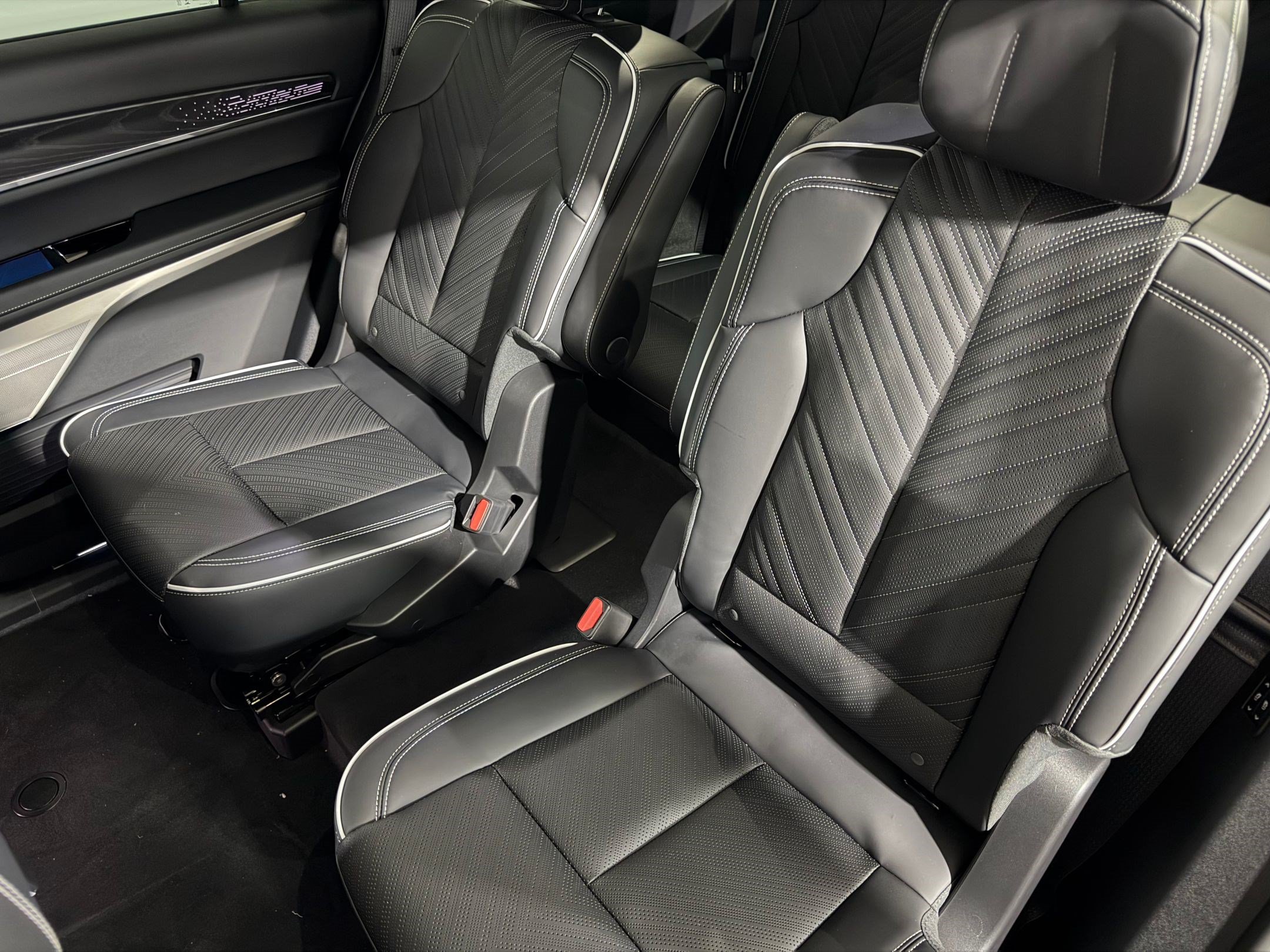 New 2027 Cadillac Vistiq Platinum AWD/4WD image 44