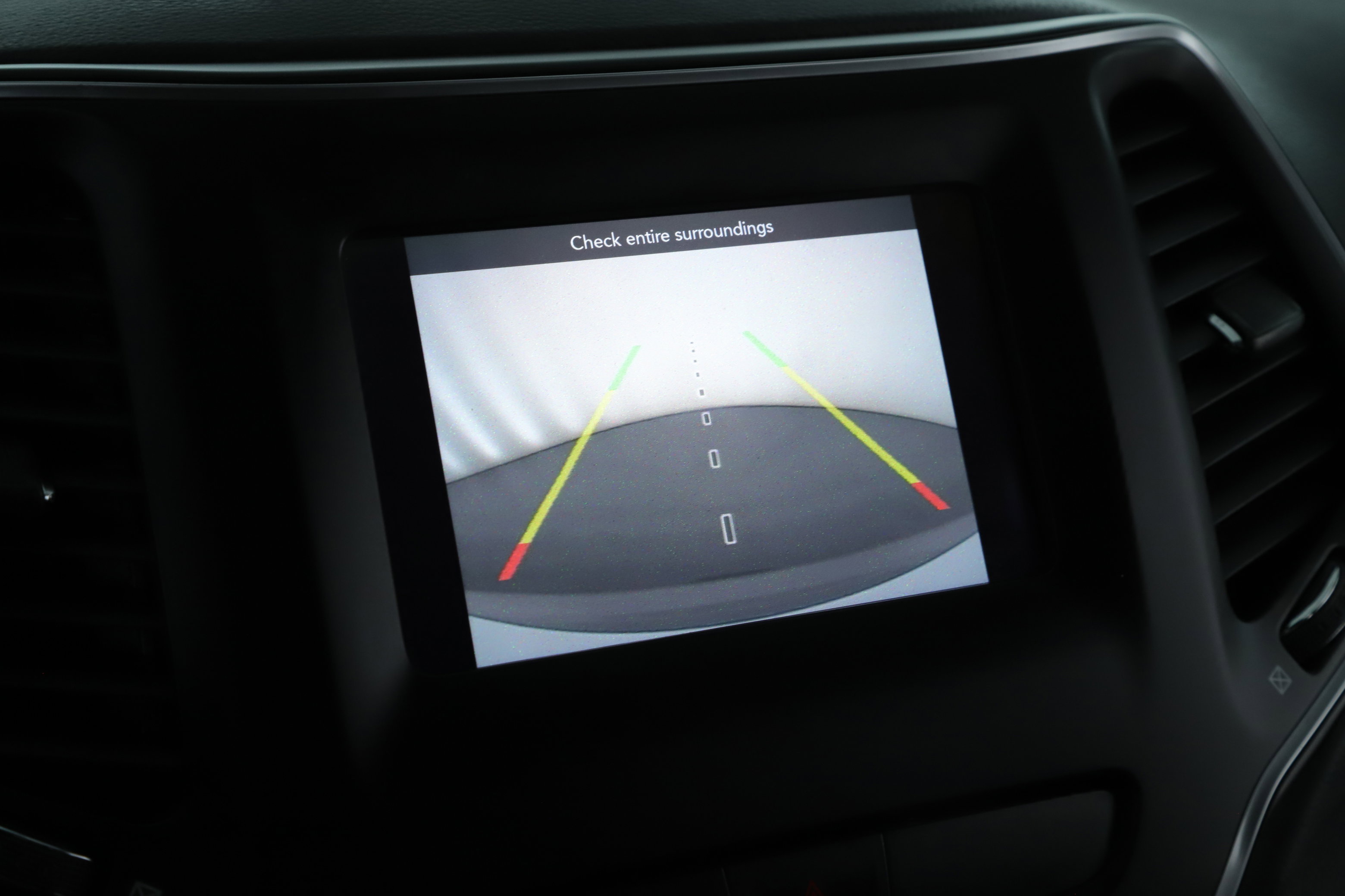 Used 2019 Jeep Cherokee Latitude Plus image 12