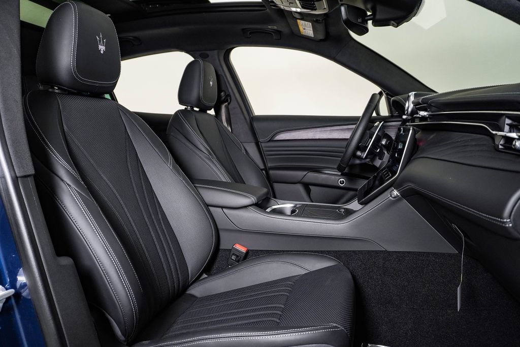 Certified 2025 Maserati Grecale Modena AWD/4WD image 15