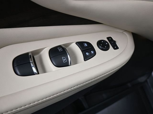 Used 2020 Nissan Murano Platinum w/ Cargo Package image 13