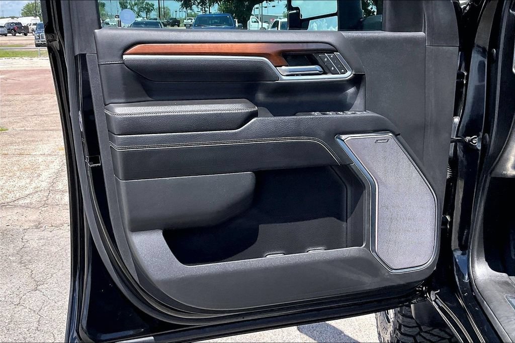 Used 2024 GMC Sierra 3500 Denali w/ Denali Reserve Package AWD/4WD image 17