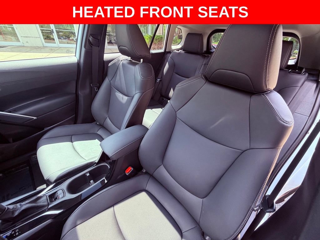 Used 2023 Toyota Corolla Cross XLE w/ Convenience Package FWD image 12