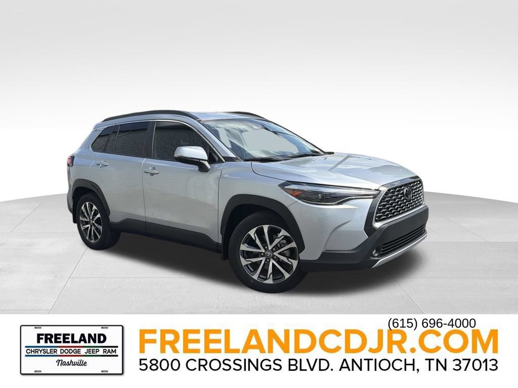 Used 2023 Toyota Corolla Cross XLE w/ Convenience Package FWD image 1
