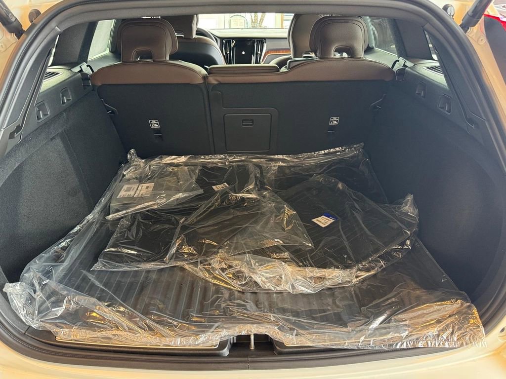 New 2026 Volvo V60 B5 Cross Country Plus w/ Climate Package image 5