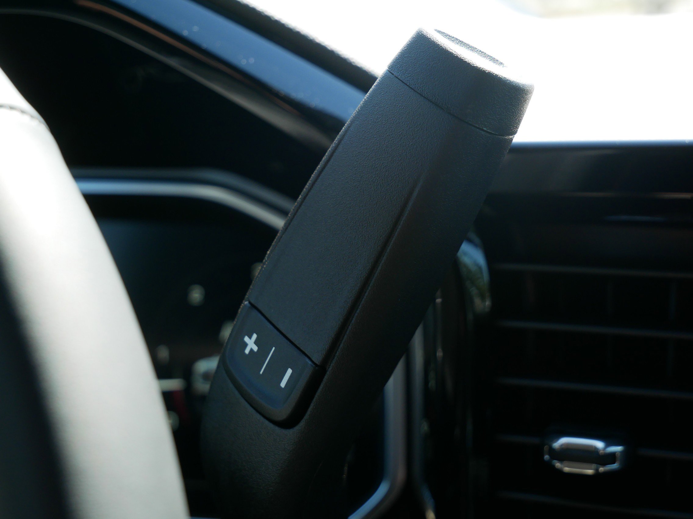 New 2026 GMC Sierra 1500 SLE image 11