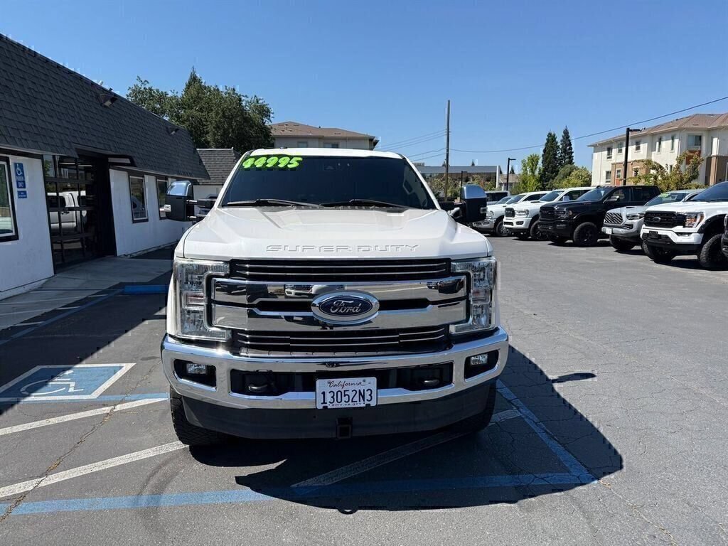 Used 2017 Ford F250 Lariat w/ Lariat Ultimate Package AWD/4WD image 2