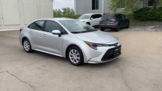 Used 2024 Toyota Corolla LE FWD image 2