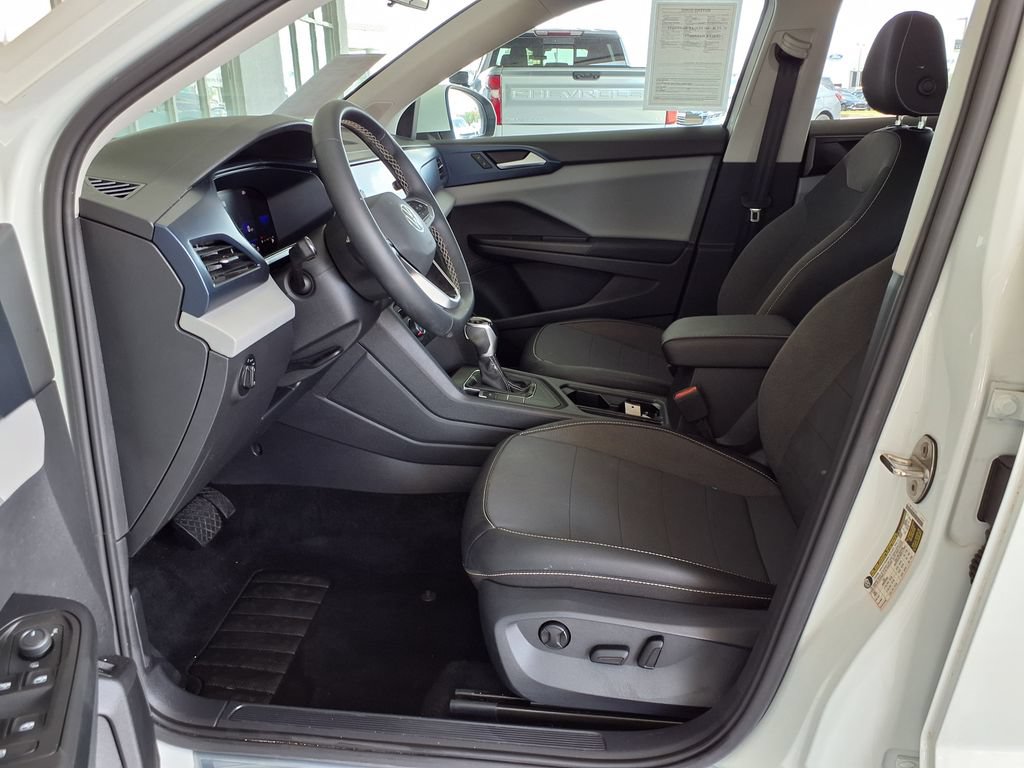 Used 2022 Volkswagen Taos SE FWD image 19