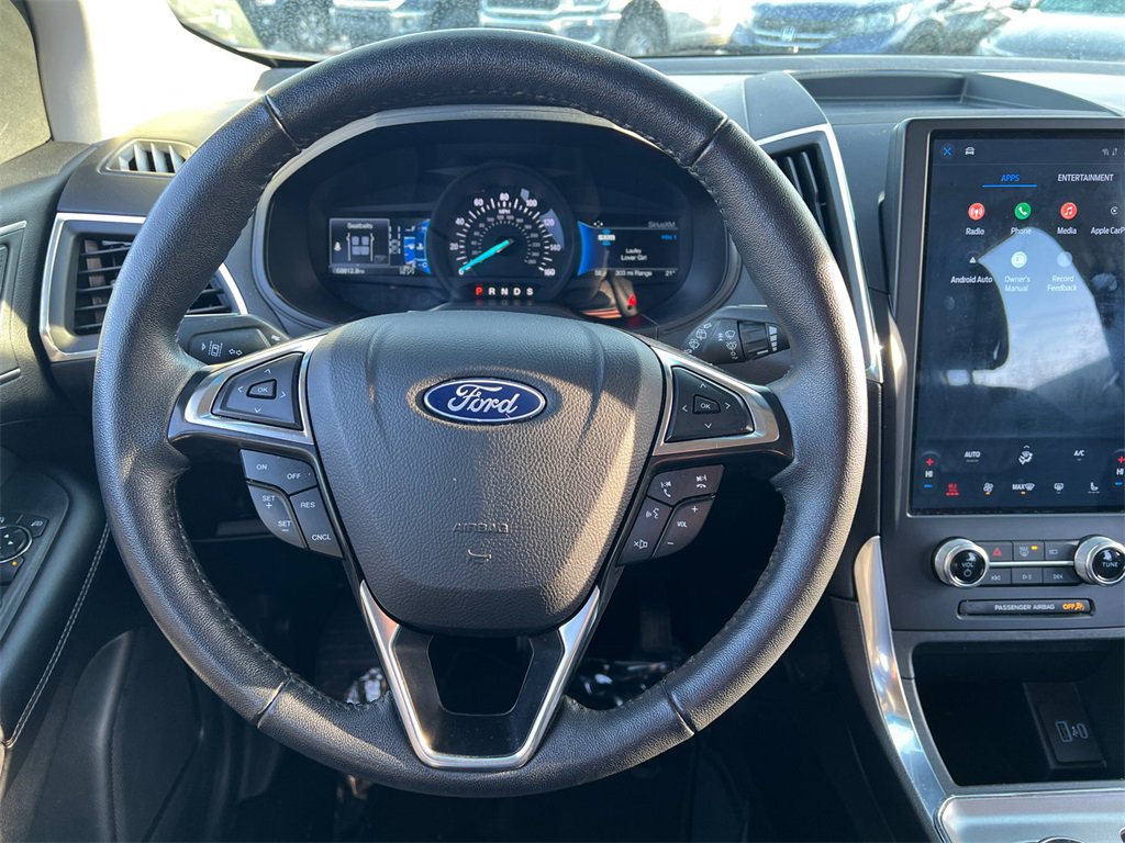 Used 2024 Ford Edge Titanium image 10
