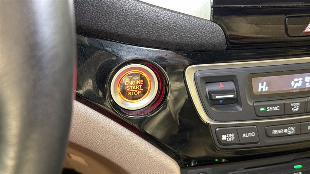 Used 2017 Honda Pilot Elite image 37