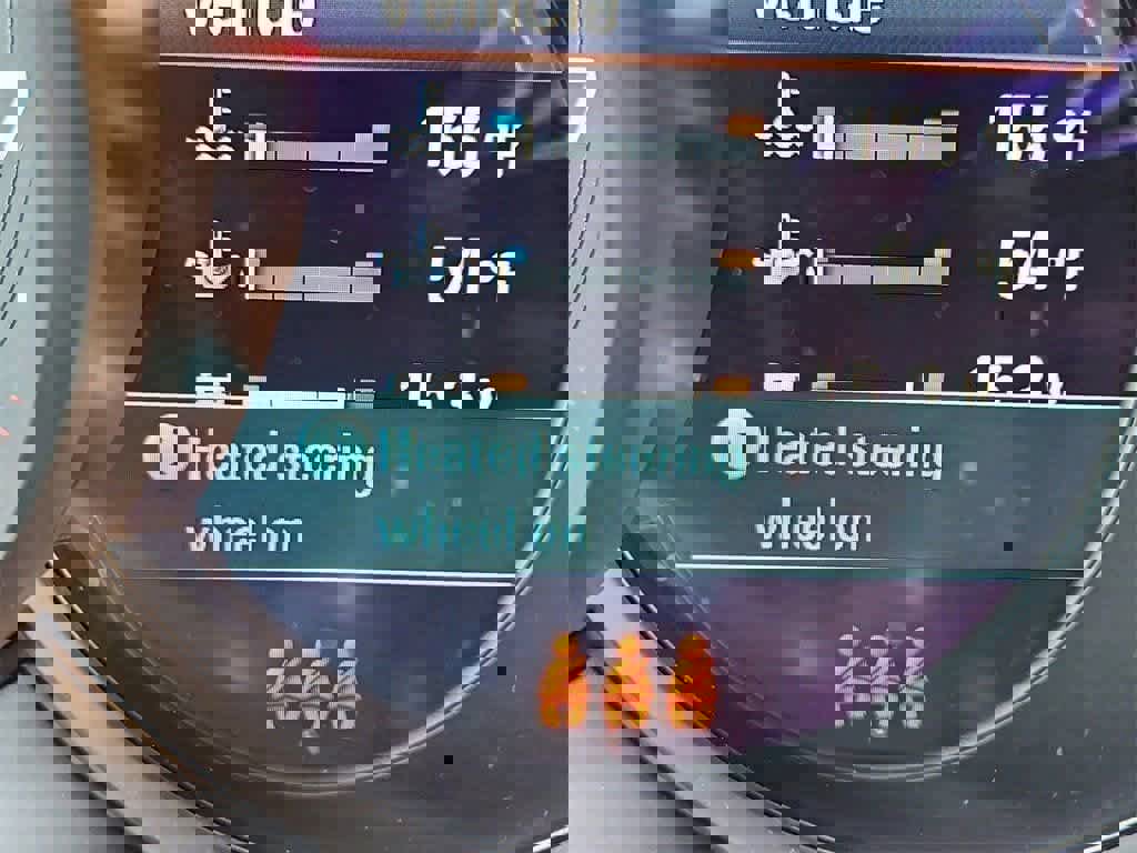 Certified 2025 Porsche Macan image 24