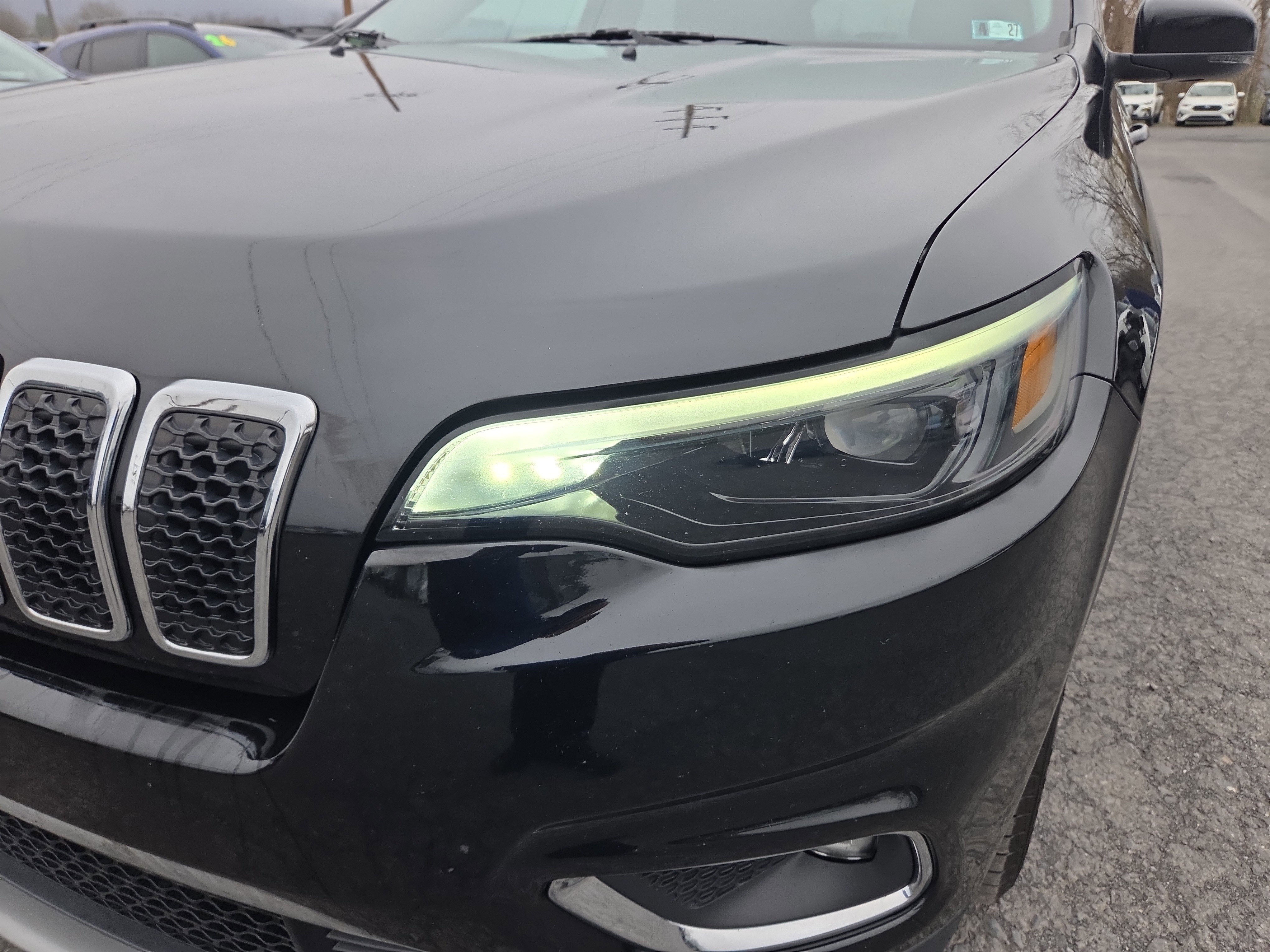 Used 2019 Jeep Cherokee Limited image 10