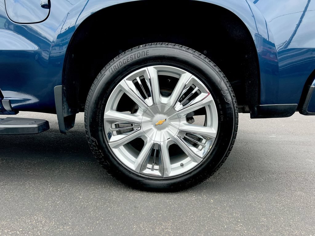 Used 2022 Chevrolet Silverado 1500 High Country w/ High Country Premium Package AWD/4WD image 26