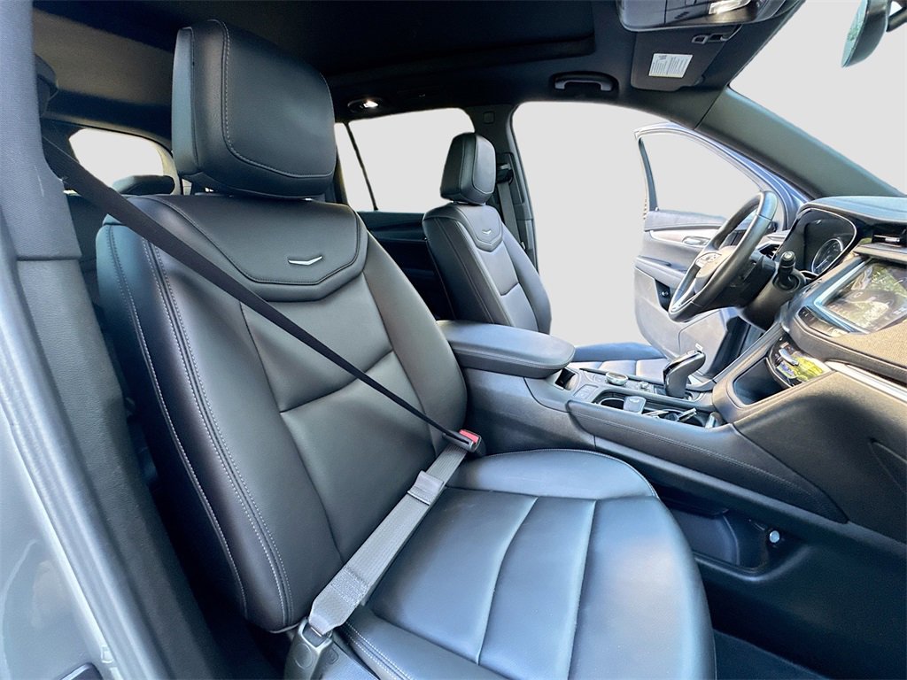 Used 2023 Cadillac XT6 Luxury image 31