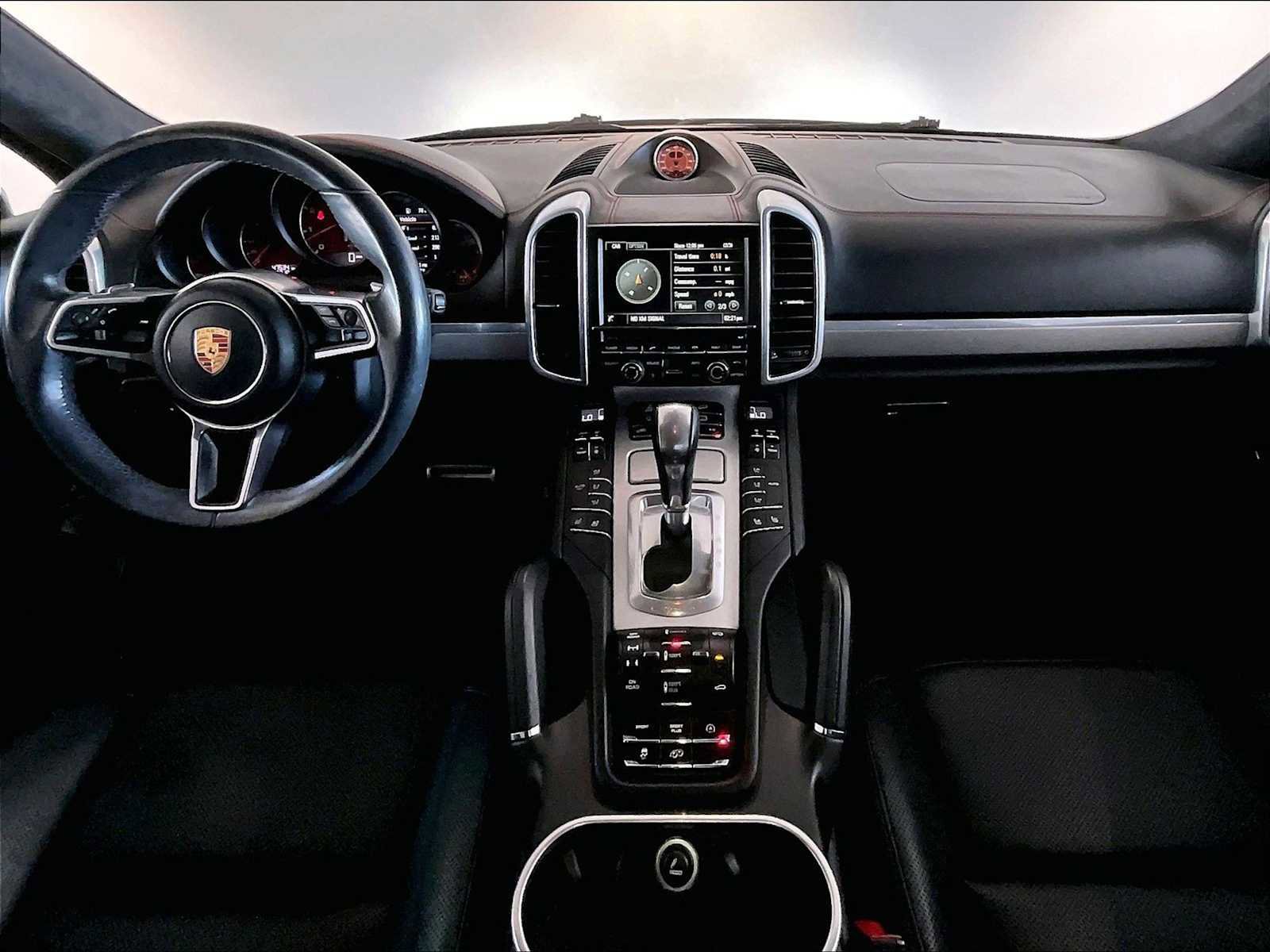 Used 2016 Porsche Cayenne Turbo image 17