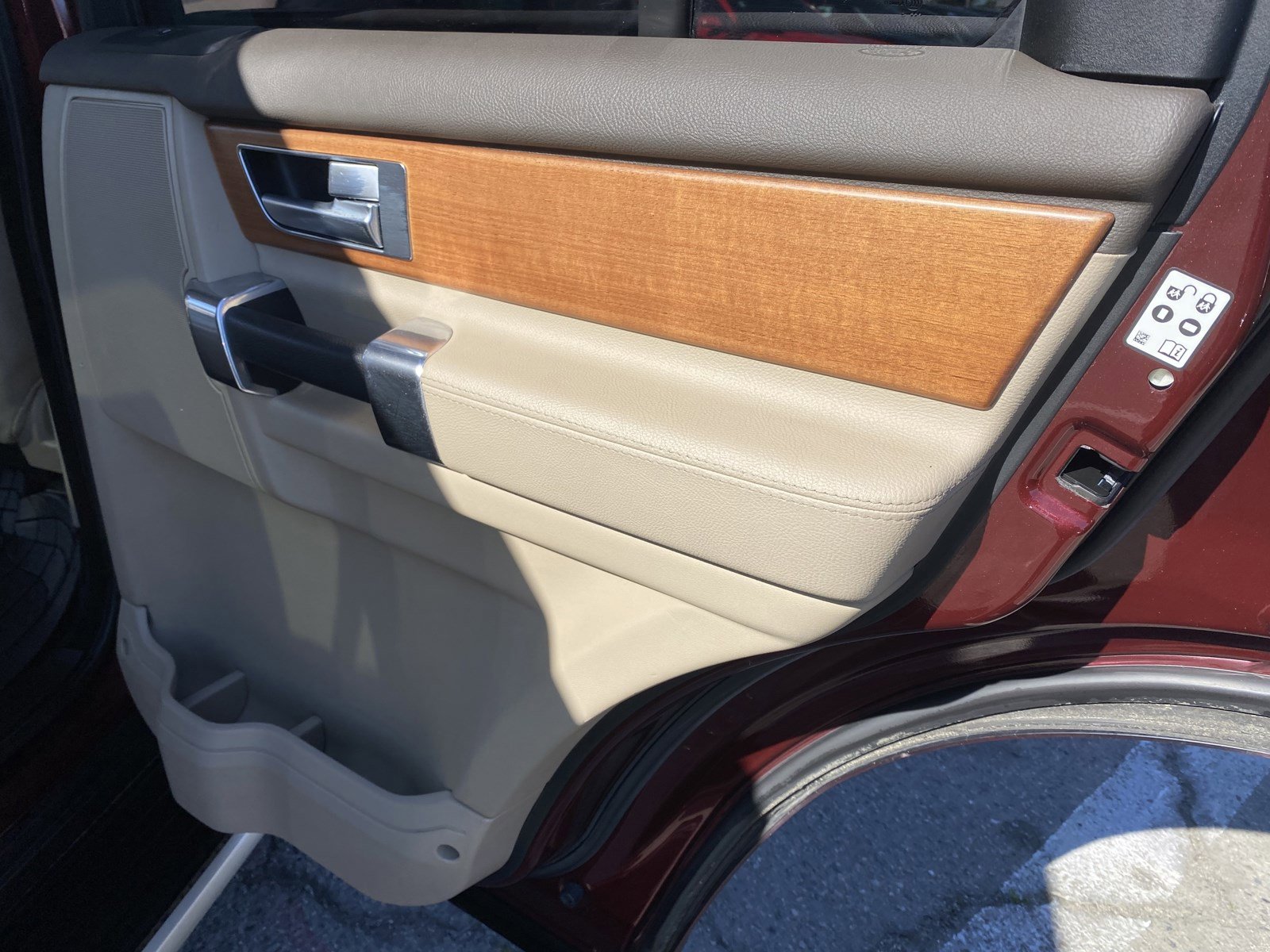 Used 2016 Land Rover LR4 HSE Silver Edition image 29