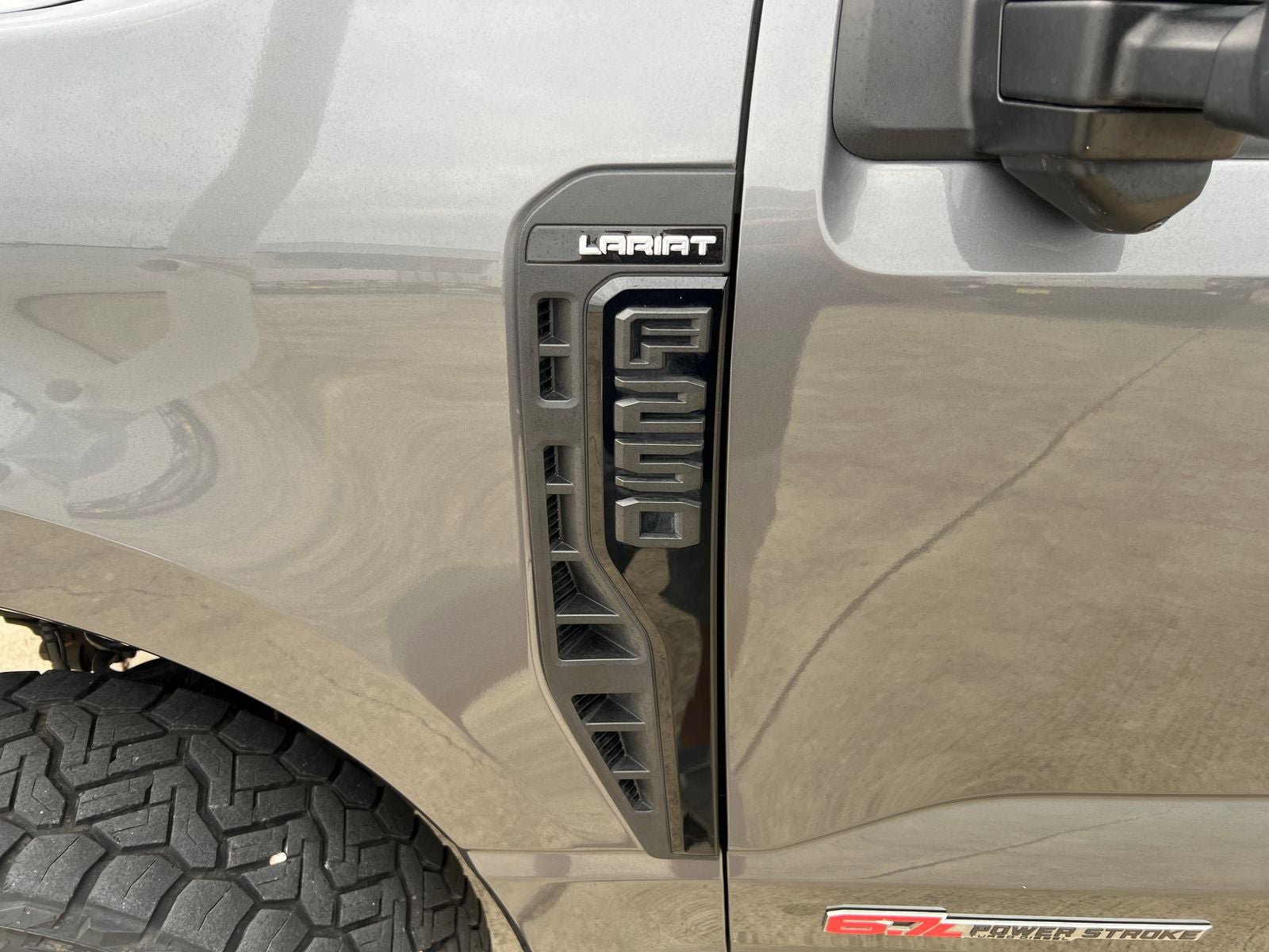 Used 2023 Ford F250 Lariat w/ Lariat Ultimate Package AWD/4WD image 19