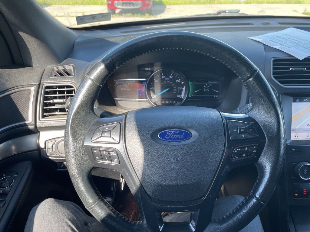 Used 2019 Ford Explorer XLT w/ Equipment Group 202A AWD/4WD image 15