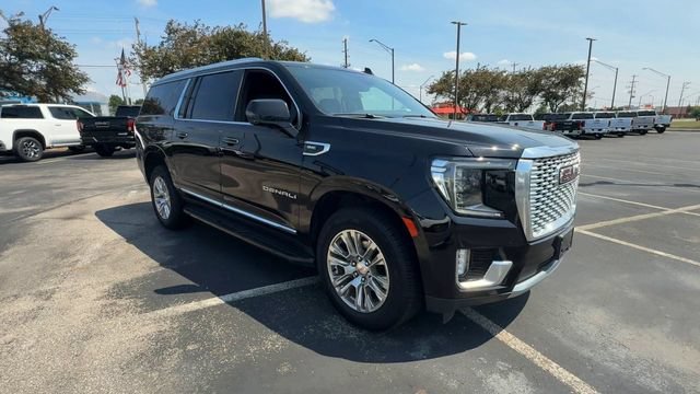 Used 2024 GMC Yukon XL Denali AWD/4WD image 2
