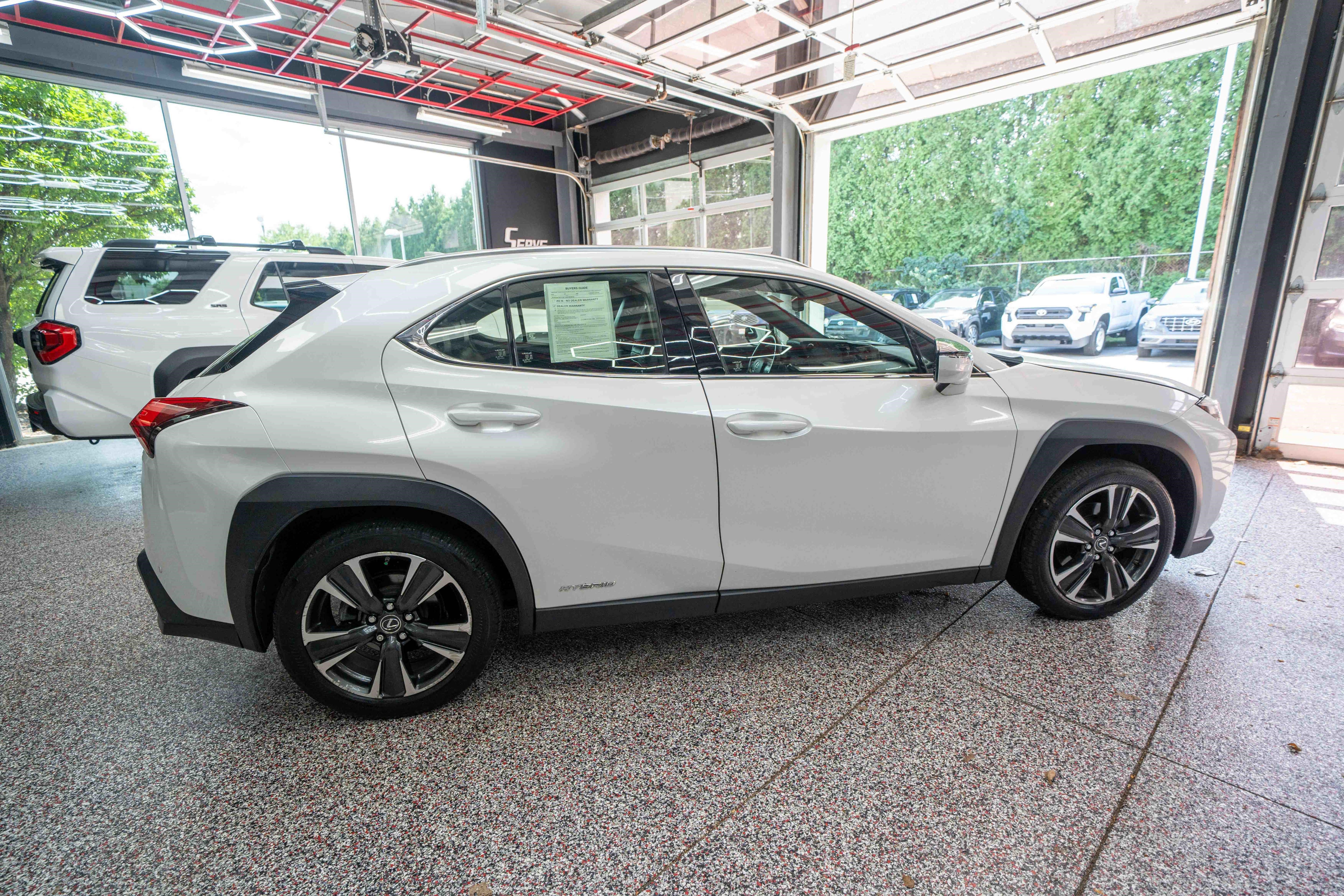 Used 2020 Lexus UX 250h w/ Premium Package AWD/4WD image 4