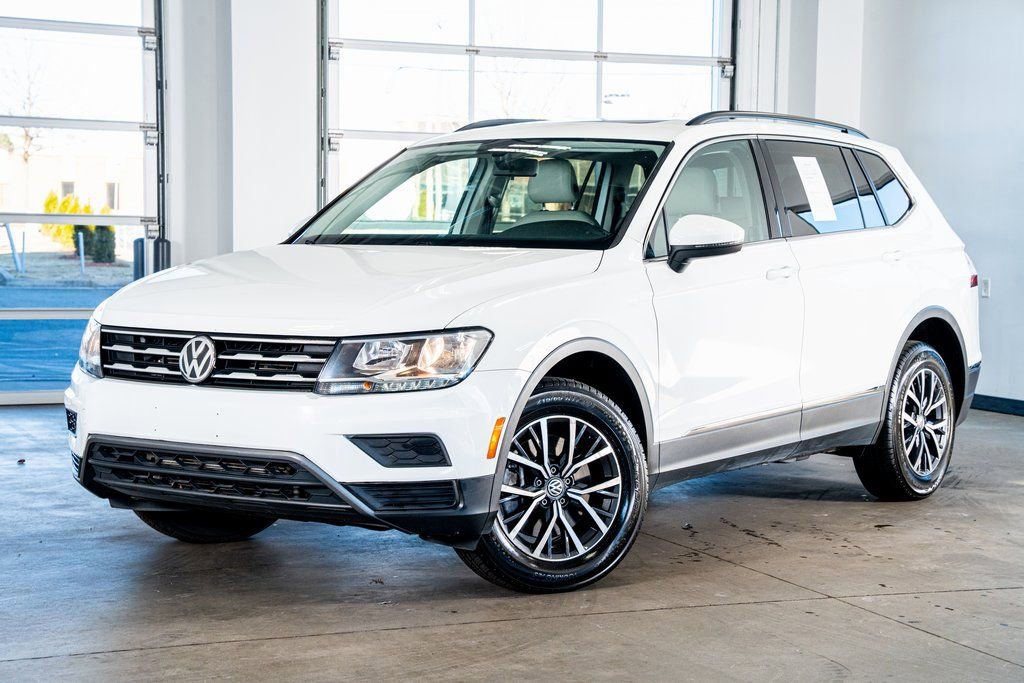 Used 2020 Volkswagen Tiguan SE w/ Panoramic Sunroof Package AWD/4WD image 2