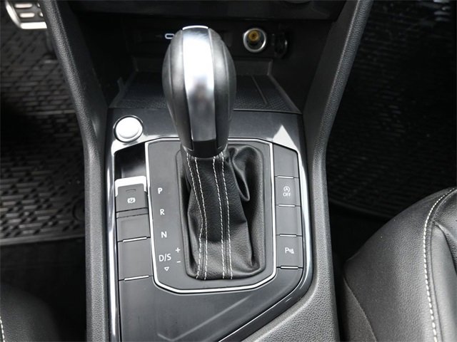 Used 2021 Volkswagen Tiguan SE R-Line w/ 3-Row Tiguan MDO Package image 4