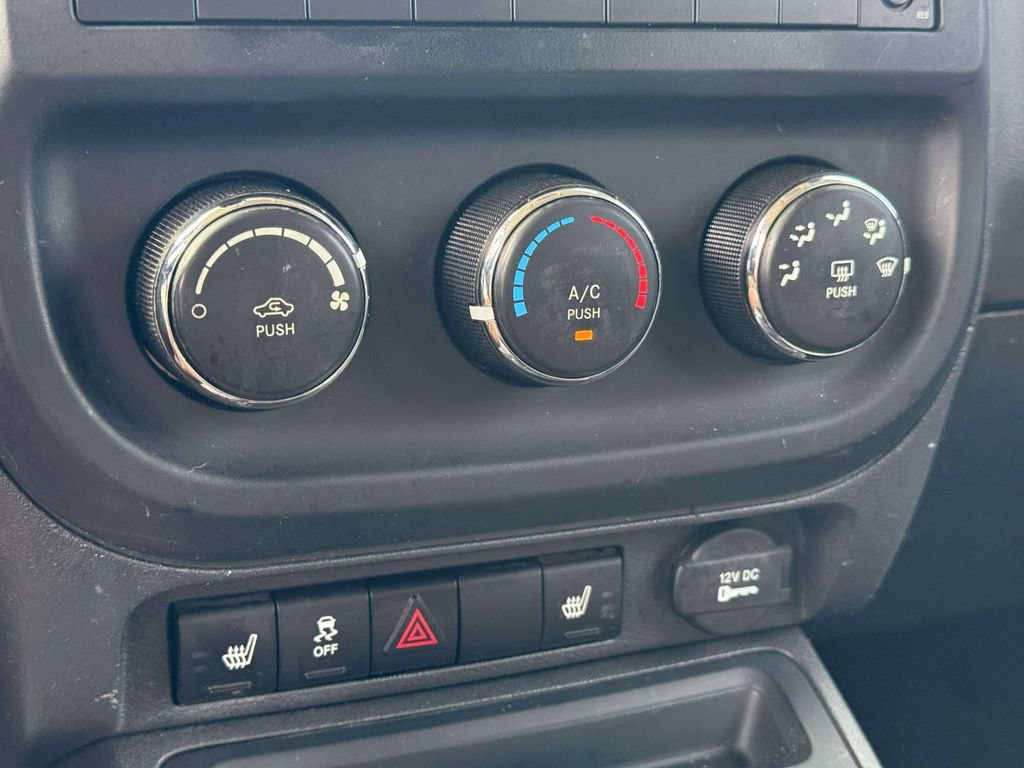 Used 2015 Jeep Patriot Latitude FWD image 18