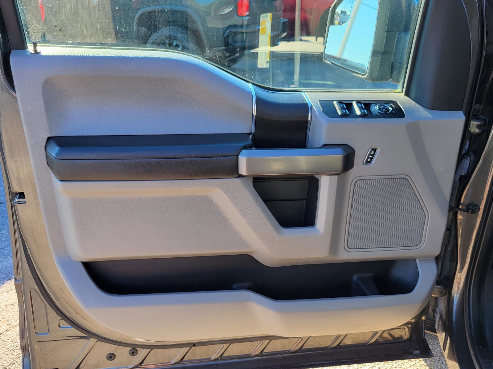 Used 2020 Ford F150 XLT image 19