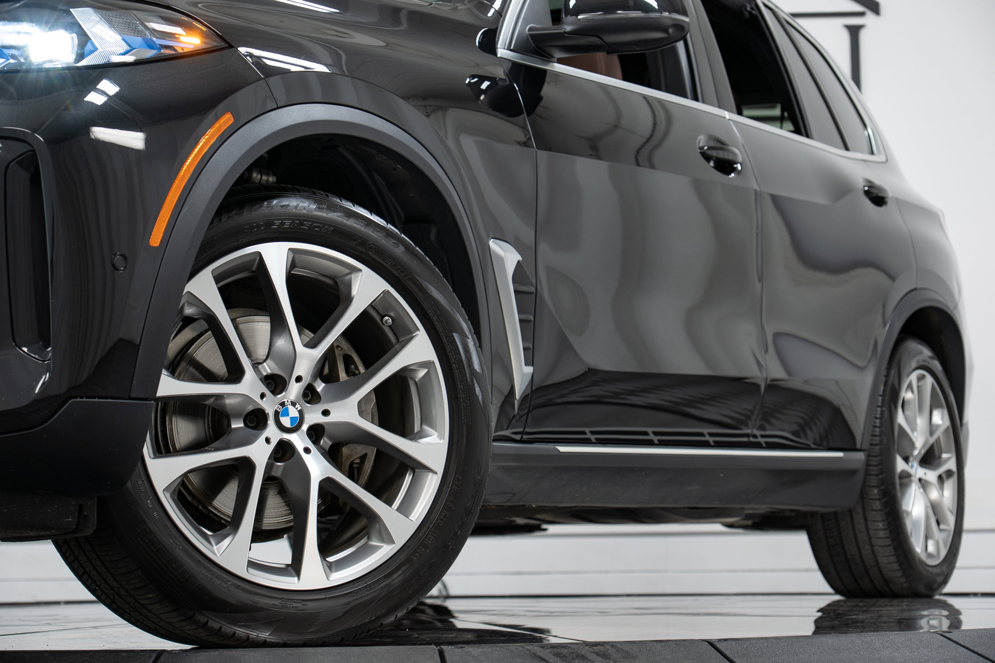 Certified 2024 BMW X5 xDrive40i w/ Premium Package image 27