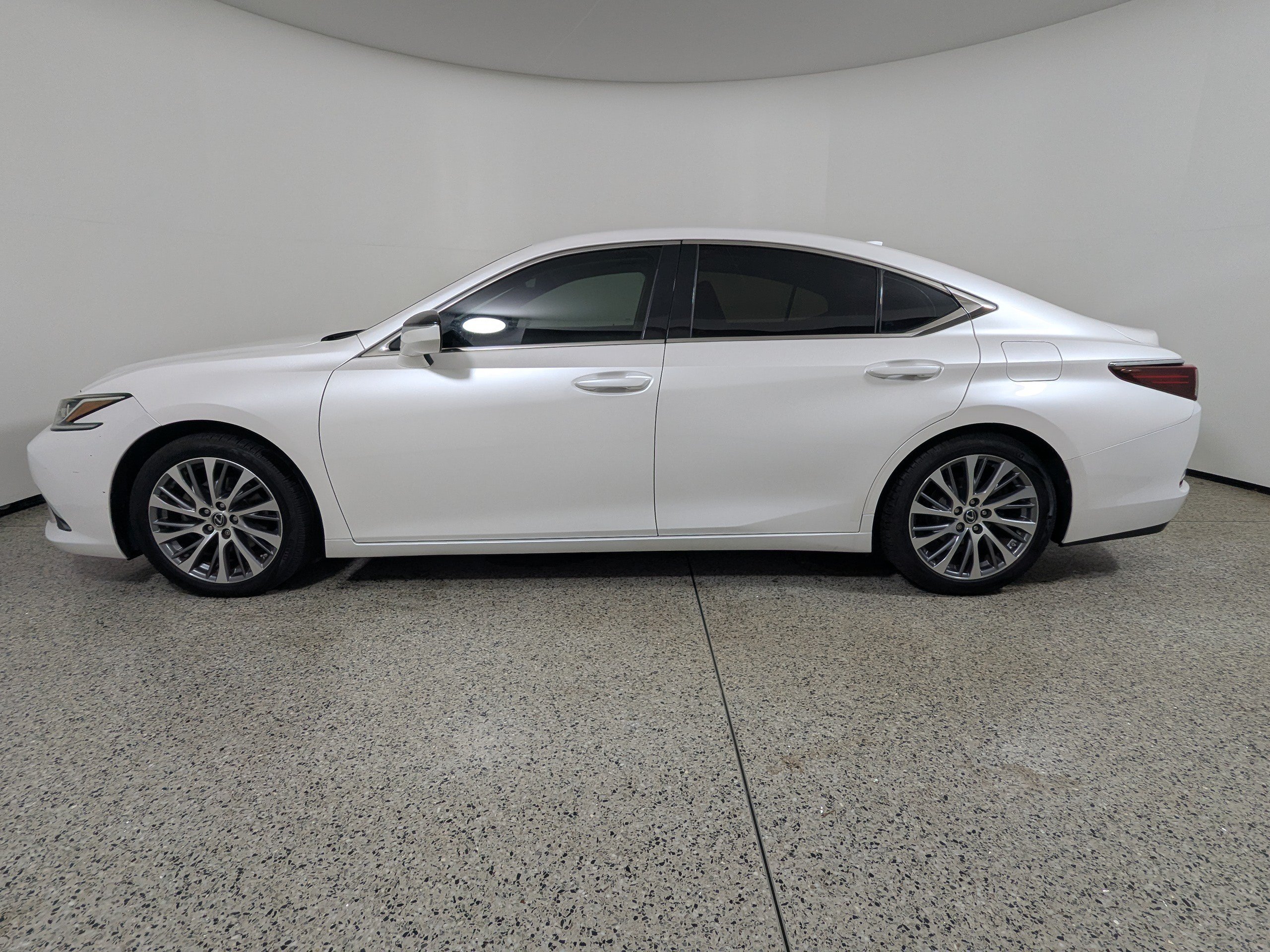 Used 2020 Lexus ES 350 w/ Premium Package FWD image 4