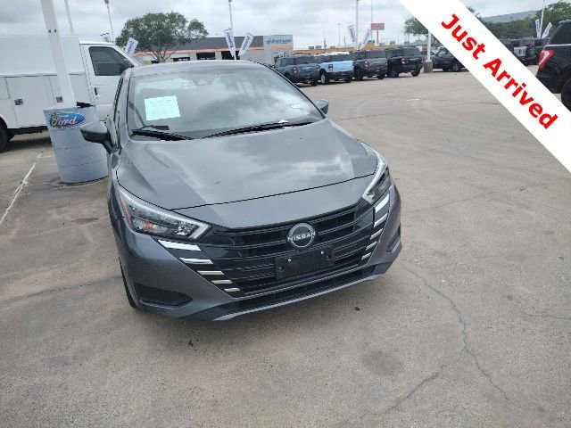 Used 2025 Nissan Versa SV FWD image 9