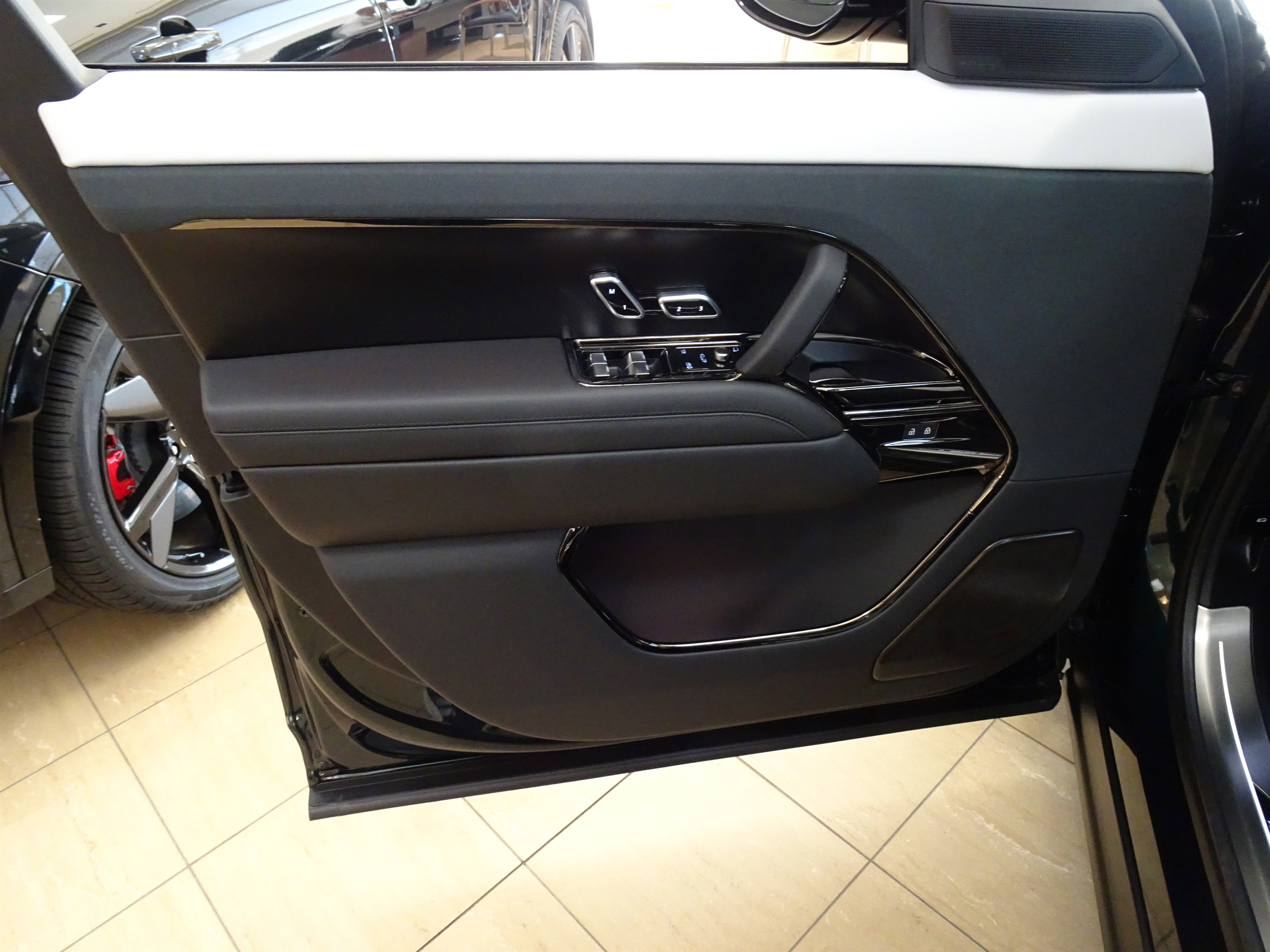 New 2026 Land Rover Range Rover Sport SV Carbon AWD/4WD image 16