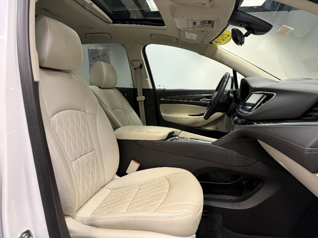 Used 2024 Buick Enclave Avenir w/ Avenir Technology Package AWD/4WD image 15
