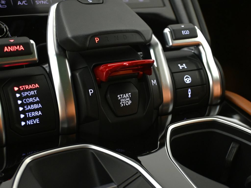 Used 2021 Lamborghini Urus AWD/4WD image 23