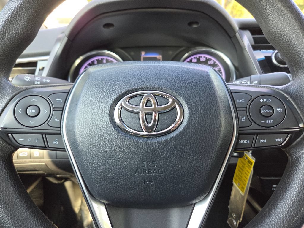 Used 2018 Toyota Camry LE FWD image 28