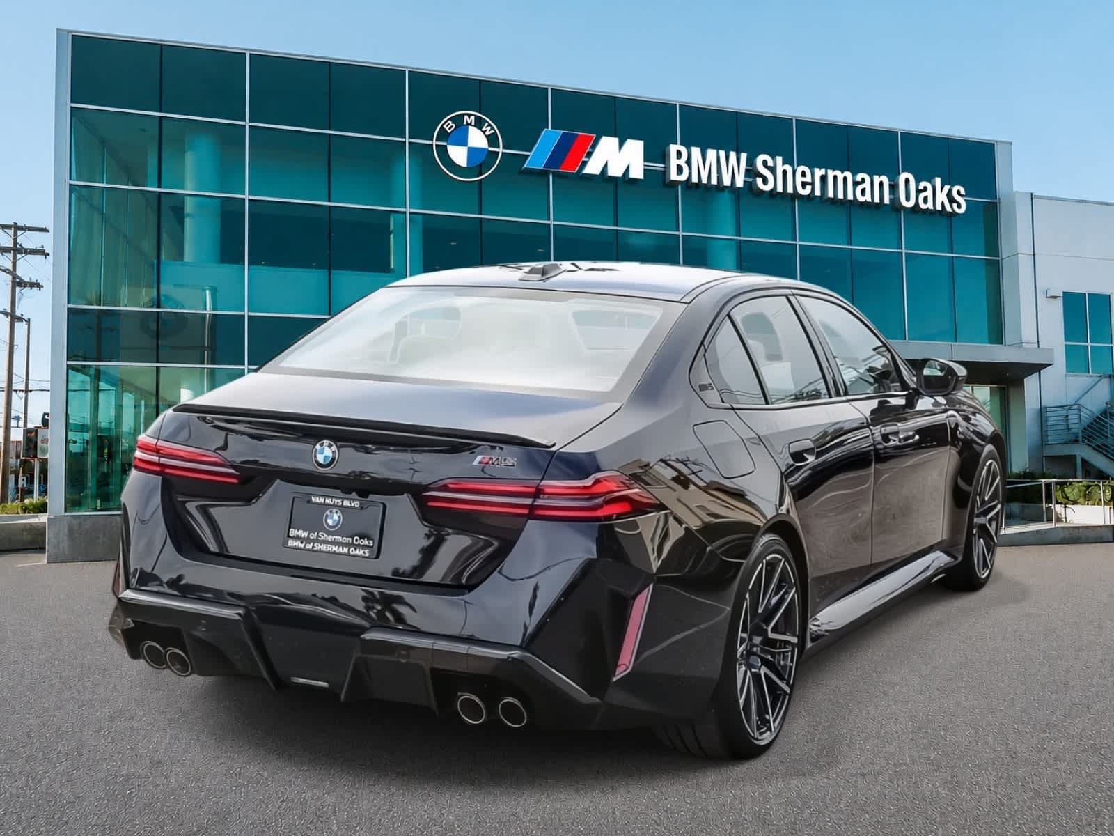 New 2026 BMW M5 AWD/4WD image 4