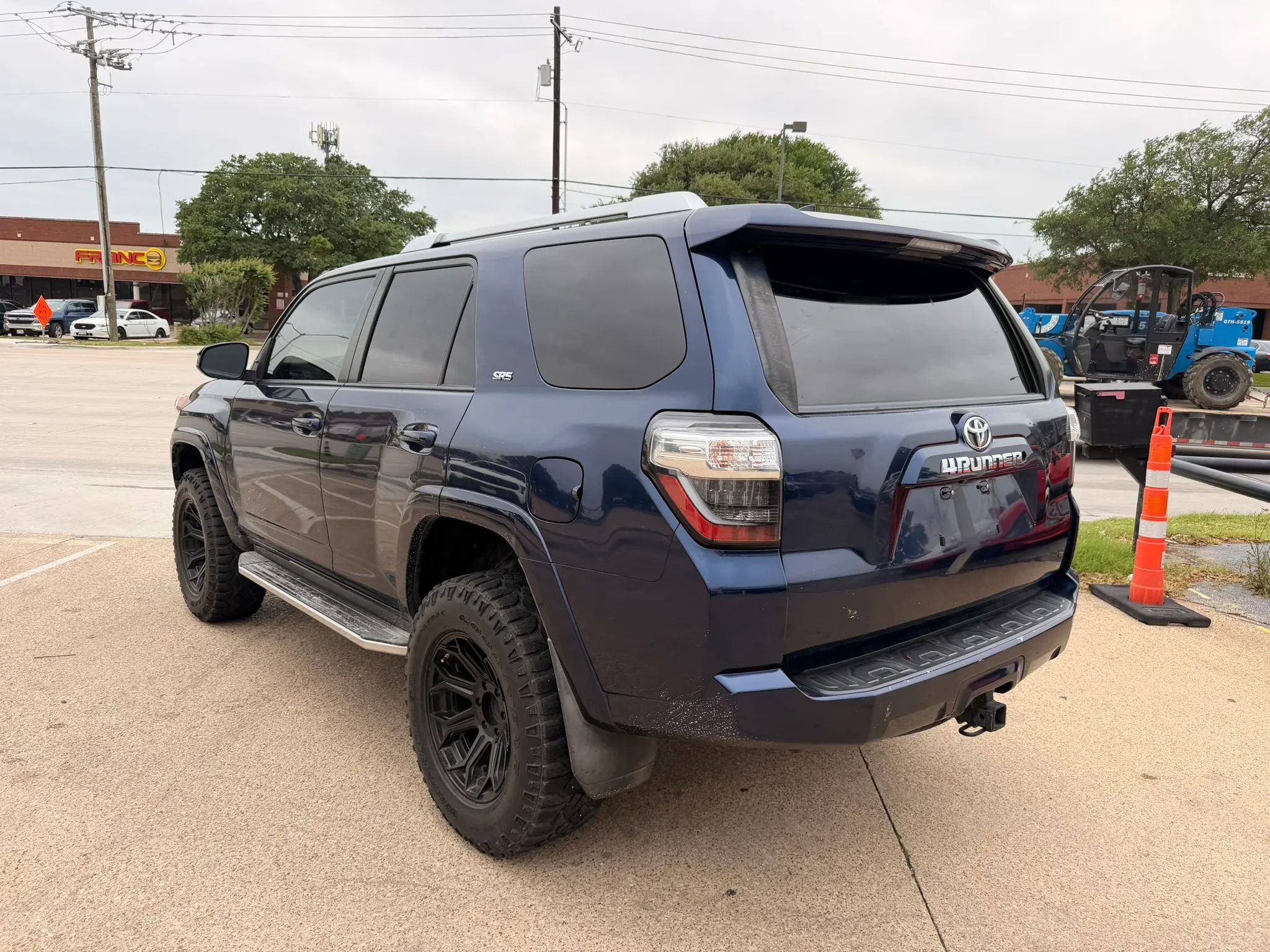 Used 2018 Toyota 4Runner SR5 RWD image 2