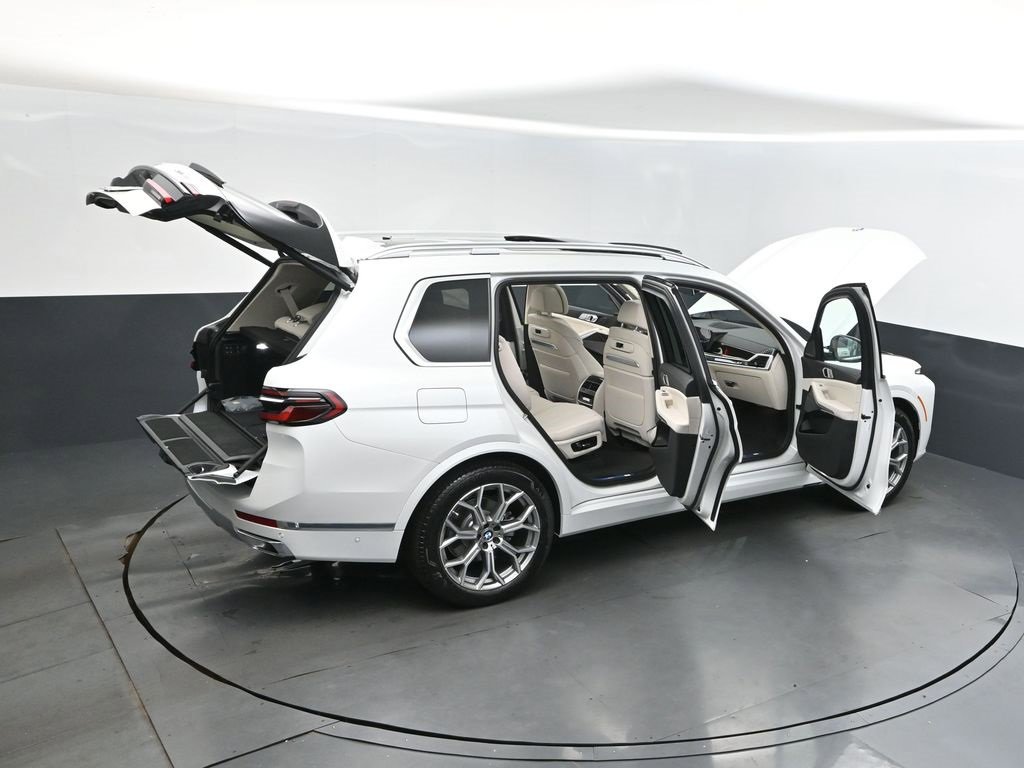 New 2026 BMW X7 xDrive40i w/ Executive Package image 50