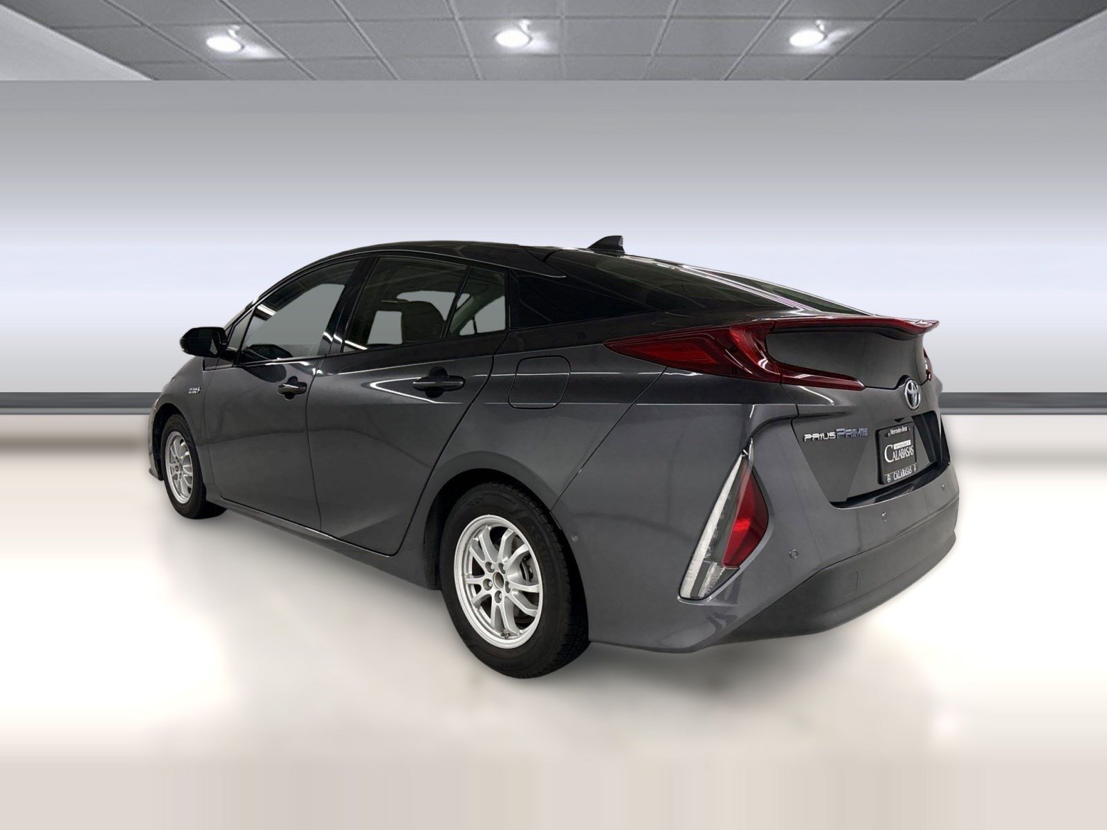 Used 2017 Toyota Prius Prime Advanced w/ Preferred Accessory Package FWD image 3
