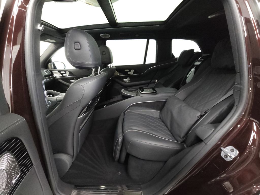 Used 2024 Mercedes-Benz Maybach GLS 600 4MATIC image 29