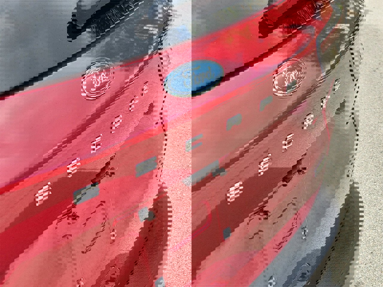 Used 2020 Ford Escape SE image 6