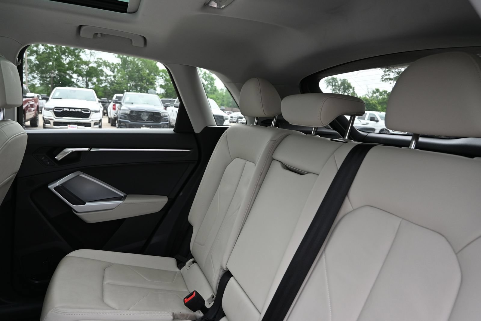 Used 2023 Audi Q3 2.0T Premium AWD/4WD image 29