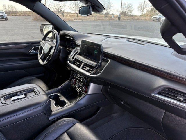 Used 2022 Chevrolet Tahoe Z71 w/ Luxury Package AWD/4WD image 18