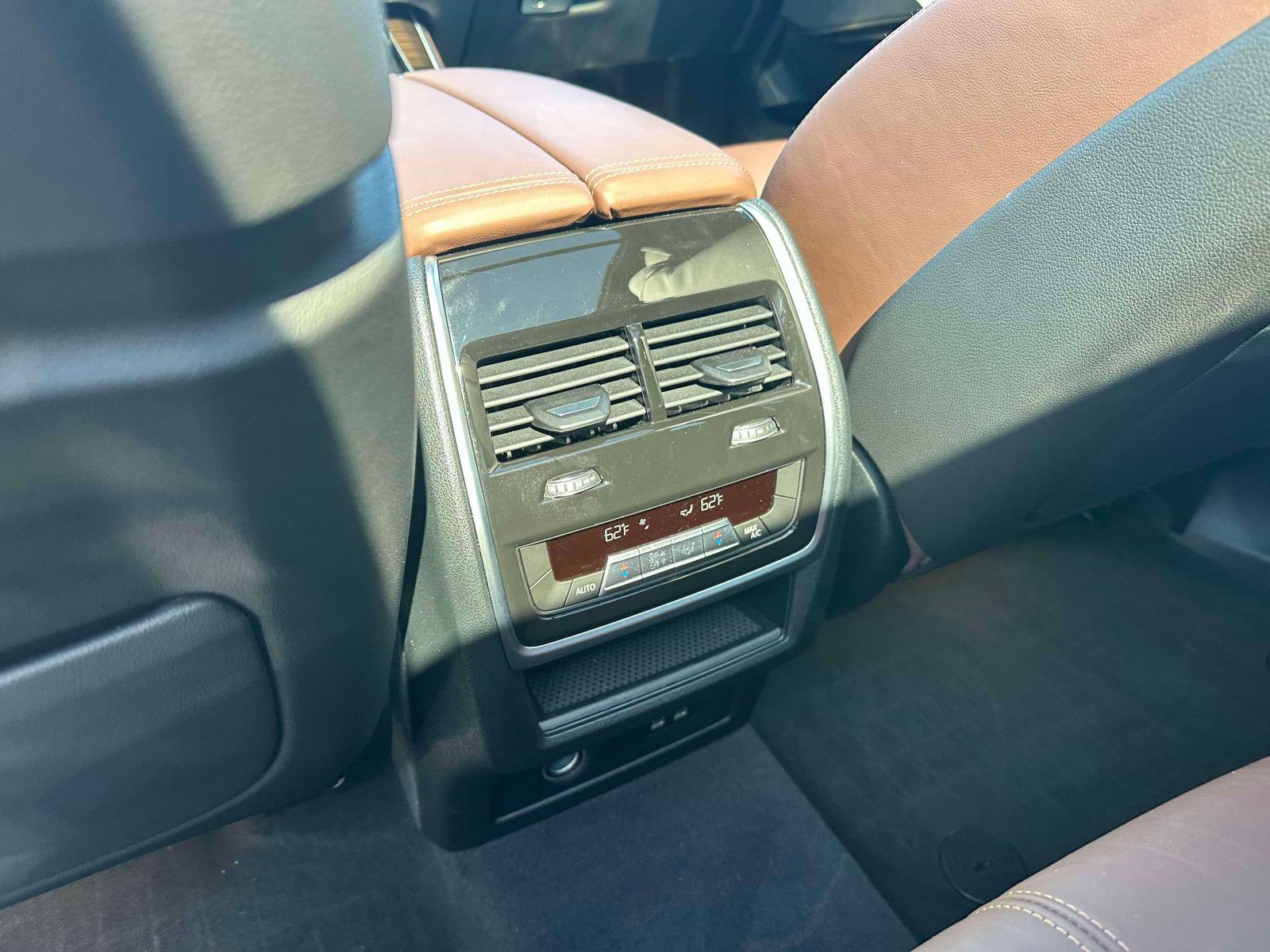 Used 2024 BMW X5 xDrive40i w/ M Sport Package image 11