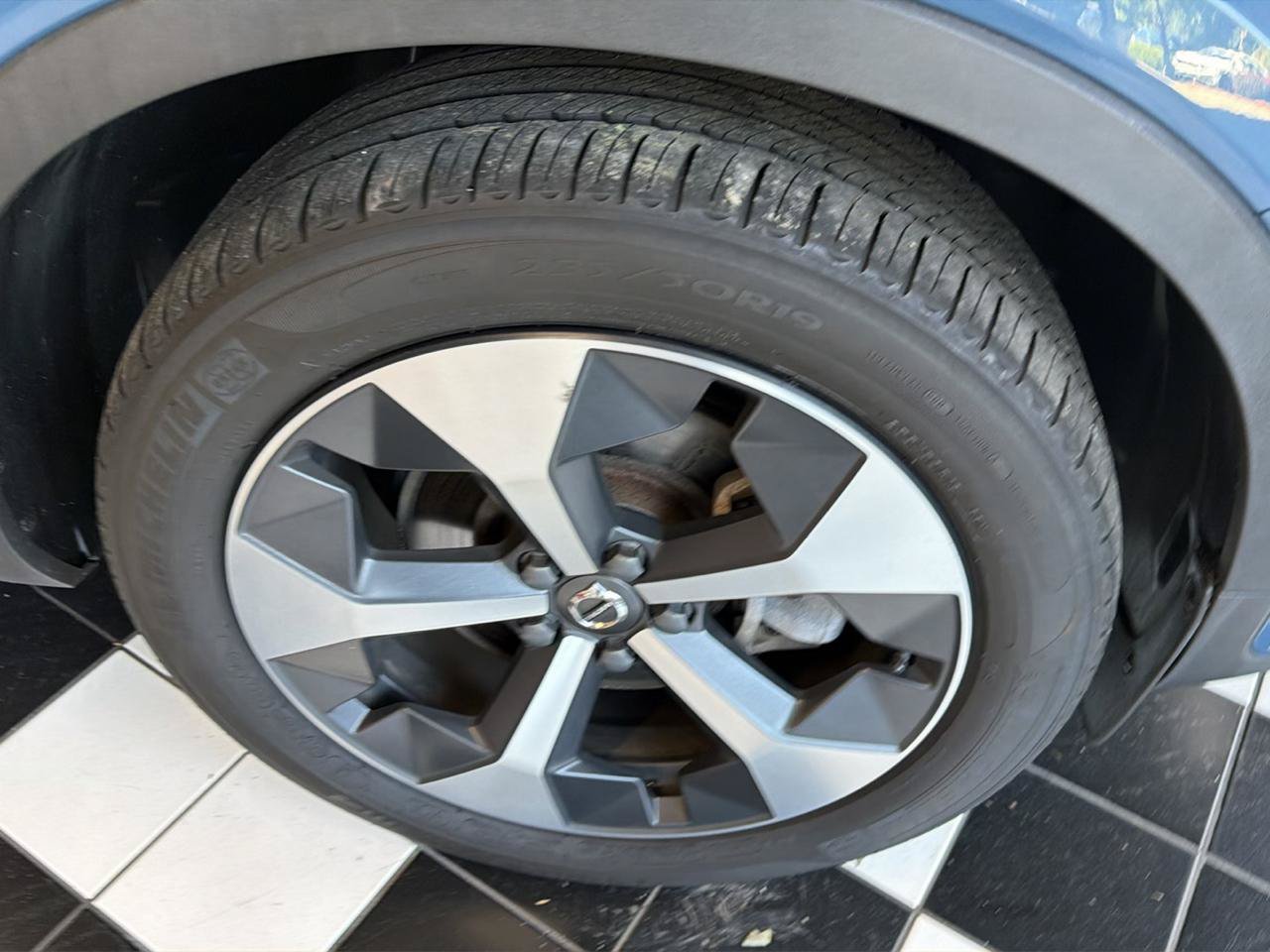 Used 2023 Volvo XC40 B5 Plus w/ Driver Assist Package AWD/4WD image 10